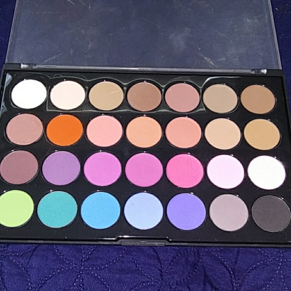 BH cosmetics palette